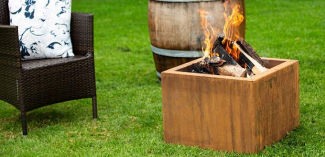 o quadrado de 60cm dá forma ao fogo moderno Pit Table de Rusty Garden Heater Outdoor Corten
