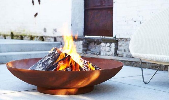 Madeira Multifunction que queima o fogo de aço Pit And Water Bowl de 80cm Corten