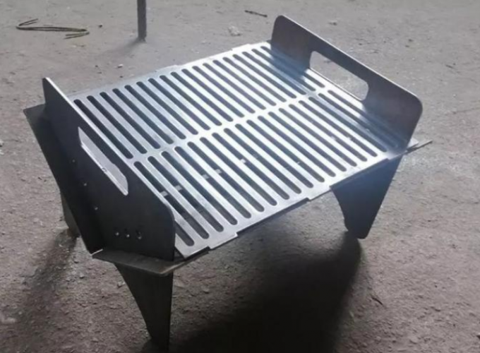 Fogo de aço de acampamento dobrável ardente de madeira exterior Pit Barbecue Charcoal Grill