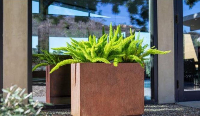 Do metal alto do período de Corten da oxidação da calha do projeto moderno plantador retangular da flor