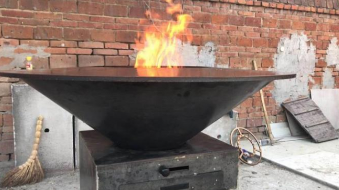 Pintura preta resistente de alta temperatura em volta do poço e da grade de aço do fogo de Corten