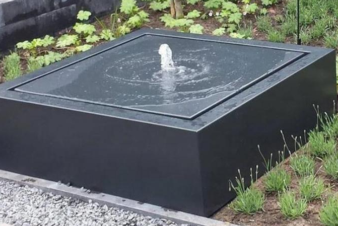 Característica exterior da água do aço carbono da fonte de superfície preta da associação para o jardim