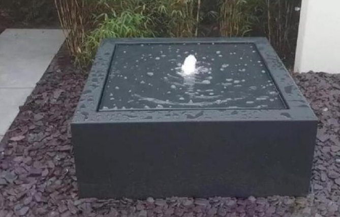 Característica exterior da água do aço carbono da fonte de superfície preta da associação para o jardim