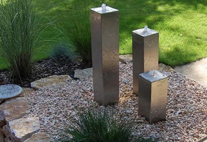Característica de aço inoxidável decorativa pública da água da coluna quadrada de revestimento escovado