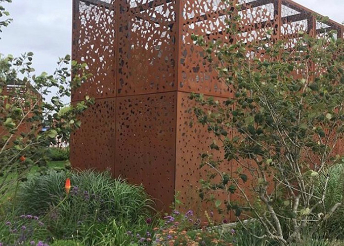 A fachada folheada da parede exterior almofada a tela de aço de Corten