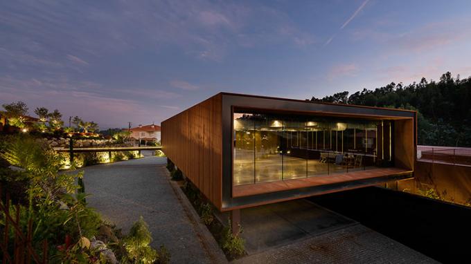 O laser decorativo exterior do painel de parede cortou o revestimento da parede da fachada do metal perfurou as paredes de cortina de aço de Corten com acessórios