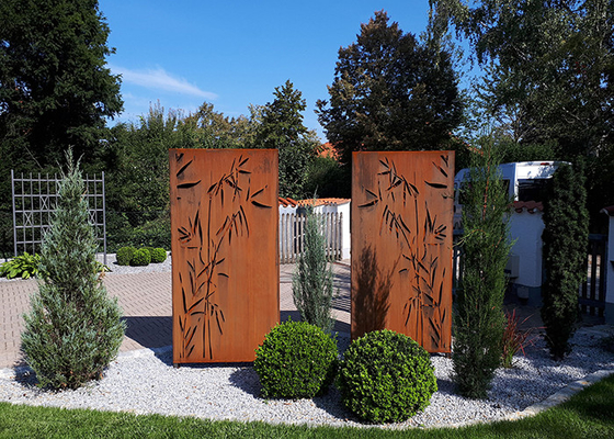 O laser de bambu dos ornamento do jardim do metal dos testes padrões cortou decorativo exterior dos painéis de aço de Corten