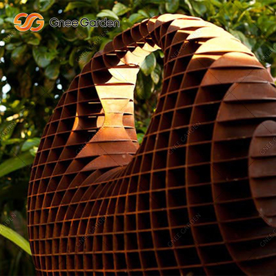 Estátua clássica de aço da escultura do ornamento da estátua do jardim do metal do ouro de Corten
