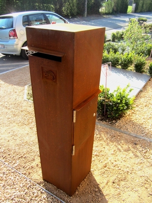 Posição livre da caixa postal de aço exterior feita sob encomenda de Corten da caixa de letra do metal