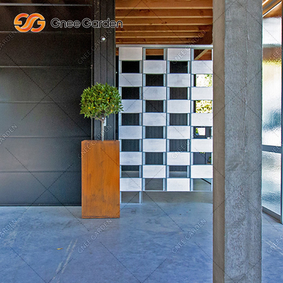 Do plantador exterior baixo pequeno do metal do projeto simples potenciômetro antigo 30cm da planta 40cm