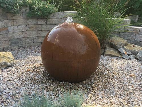 Cachoeira dada forma de Rusty Corten Steel Garden Fountain bola exterior