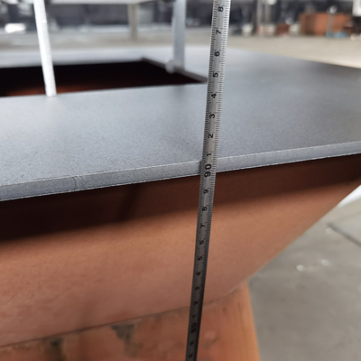 Churrasqueira ao ar livre personalizada com fogão de aço corten