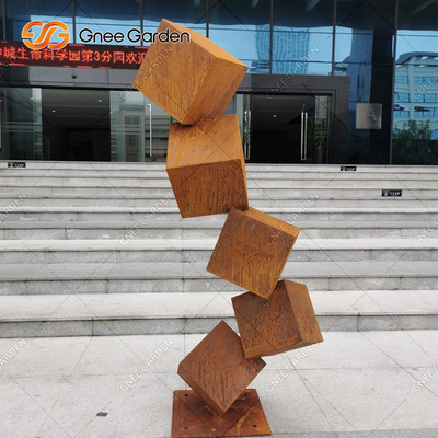 A escultura de aço de Corten do bloco do perigo oxidou esculturas do jardim do metal para o gramado