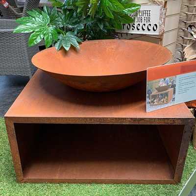 Fogo de aço exterior Pit Large Corten Steel Brazier com a cremalheira de madeira do armazenamento