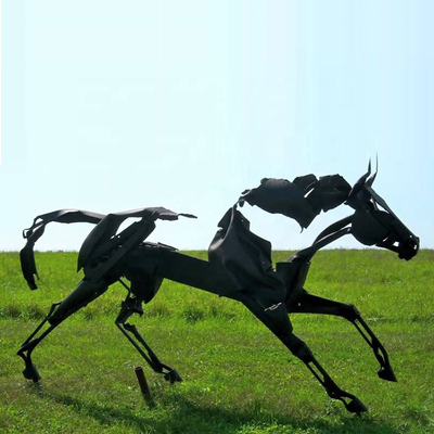 Vida oca - sumário exterior da escultura do metal do cavalo do tamanho para a paisagem