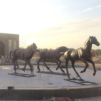 Escultura de bronze exterior dos ofícios da resina, ODM grosso de bronze do OEM da escultura 5mm do cavalo