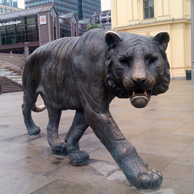 da escultura de bronze decorativa do leopardo da altura de 5m padrão contemporâneo do GV