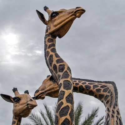 Vida do jardim de Gnee - girafa exterior da escultura de bronze do tamanho o grande deu forma personalizado