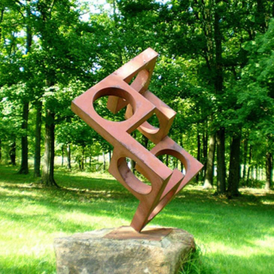 Vintage Rusty Metal Garden Abstract Sculptures exterior do jardim de Gnee customizável