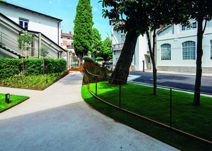 Projeto da renovação - paisagem urbana do ferro da natureza