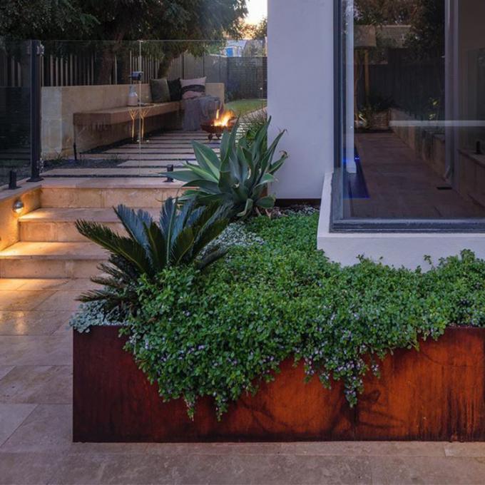 Da caixa exterior de aço da planta de Corten potenciômetros de flor feitos sob encomenda da planta de jardim