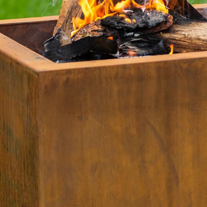 O quadrado exterior dá forma ao projeto moderno de aço Rusty Garden Heater Fire Pits de GN-FP-302 Corten