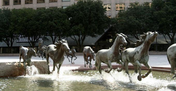 Esculturas de bronze do cavalo da fonte antiga da fábrica da decoração para exterior