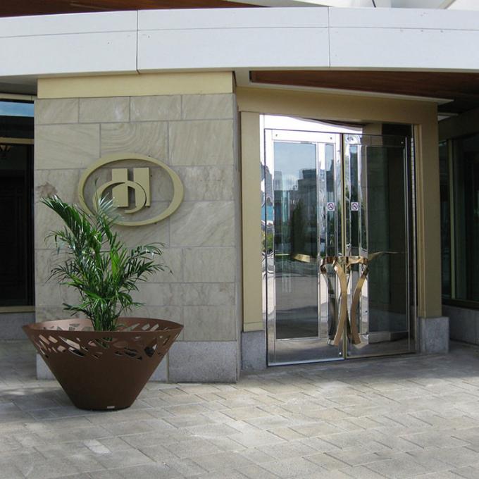 Potenciômetro de flor de aço grande personalizado de Corten dos grandes potenciômetros exteriores do jardim do plantador do metal da árvore
